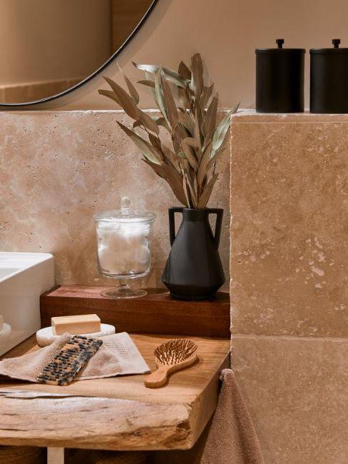 vase scandinave noir, salle de bains