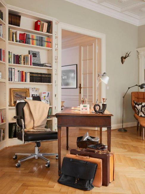 bureau de salon ancien, bibliothèque, chaise de bureau design
