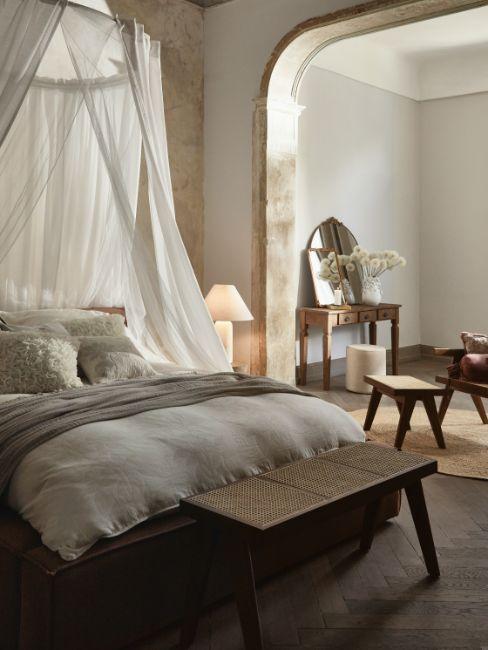 chambre parentale, lit à baldaquins, lampe de chevet design