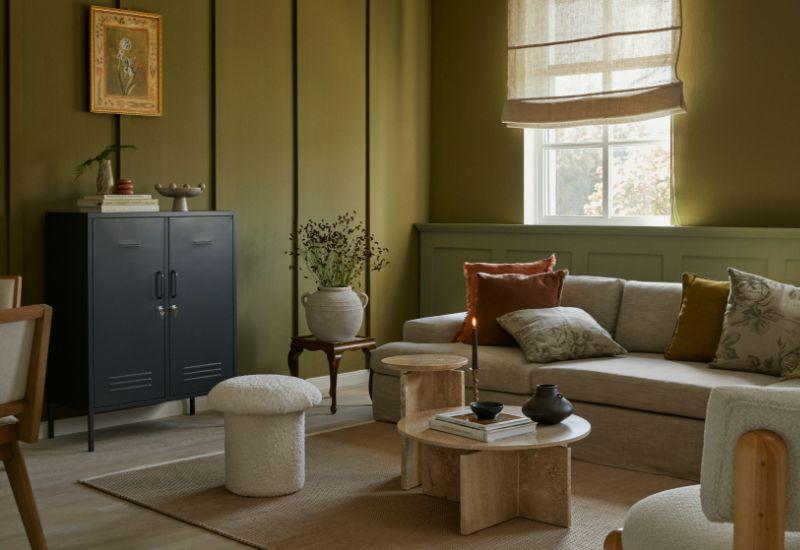 couleur tendance salon 2024, murs verts, style rétro champêtre