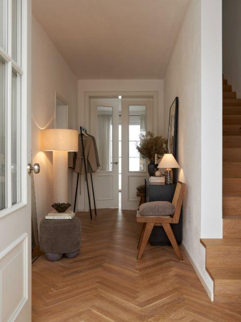 aménager entrée couloir, lampadaire, lampe à poser