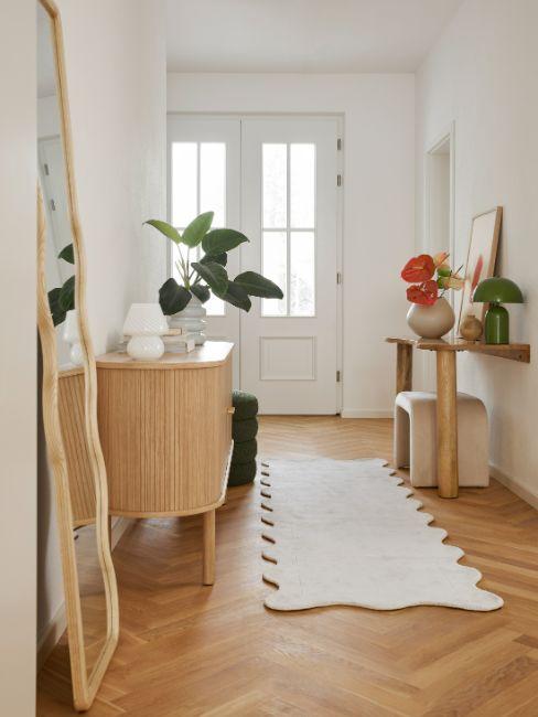 aménager son entrée, tapis ondulé, commode, miroir