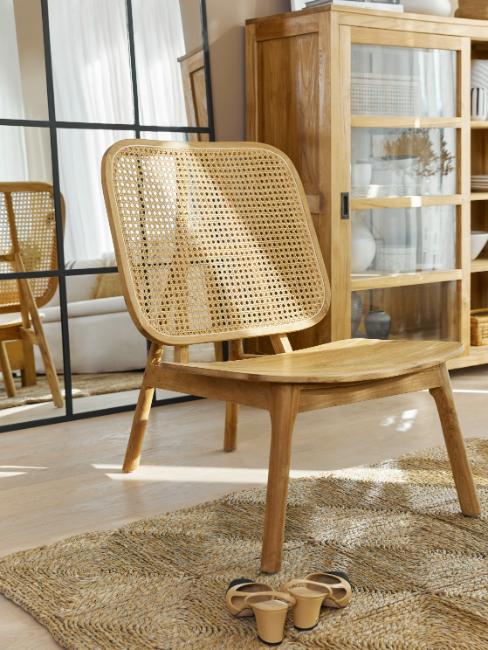 chaise en cannage dans salon bohème