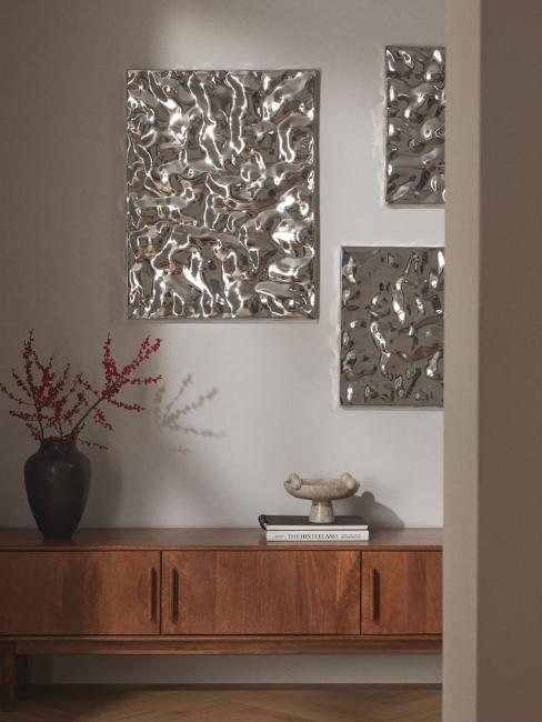 objet mural dans la tendance déco 2025 chromé et ondulé