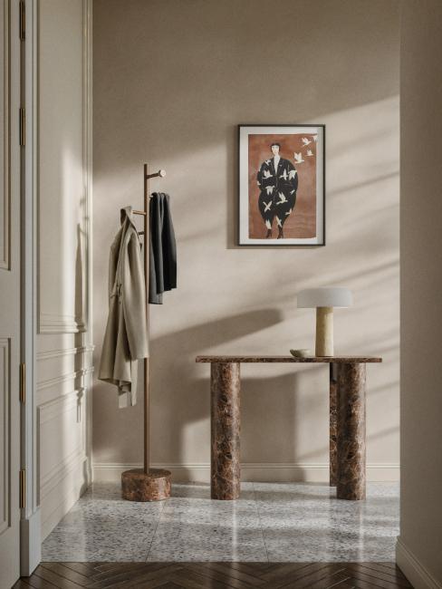 entrée avec console et porte-manteau en marbre marron