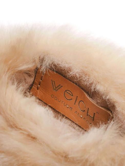 gros plan fourrure enveloppant une bouillote