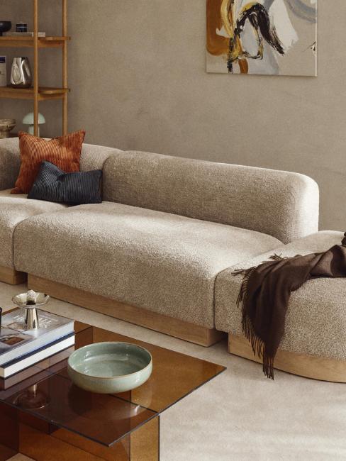 canape tendance modulable et arrondi en tissu teddy beige et bois clair