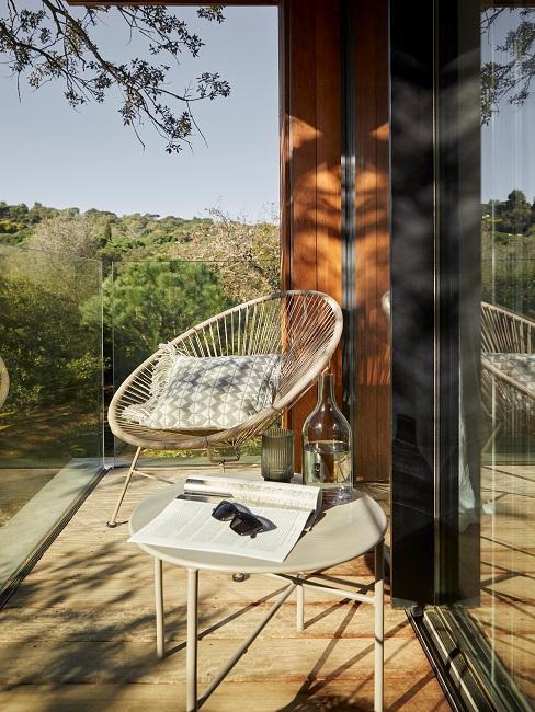 table pliante et fauteuil acapulco pour aménager un petit balcon