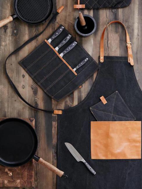 kit barbecue avec tablier et ustensiles