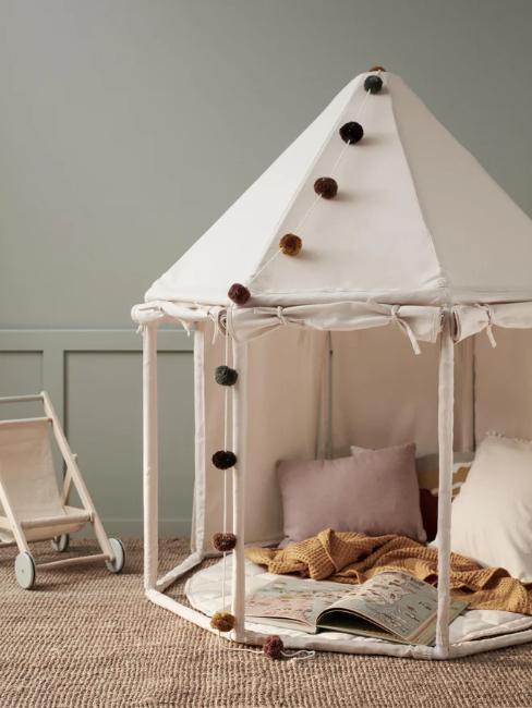 cadeau original 1 an, maison de jeu en tissu