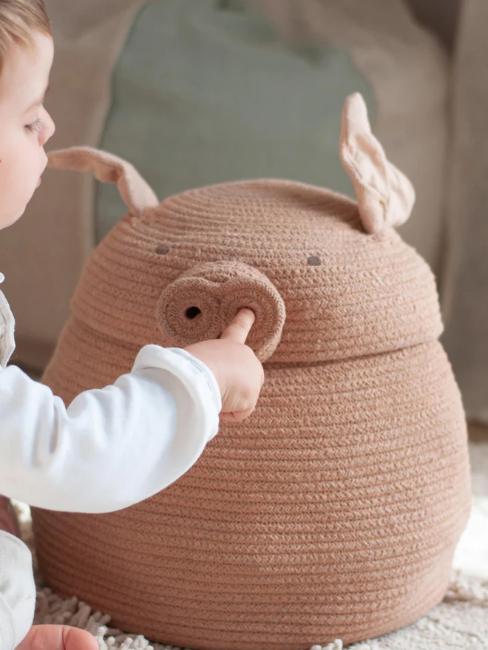 cadeau original 1 an, panier à linge cochon