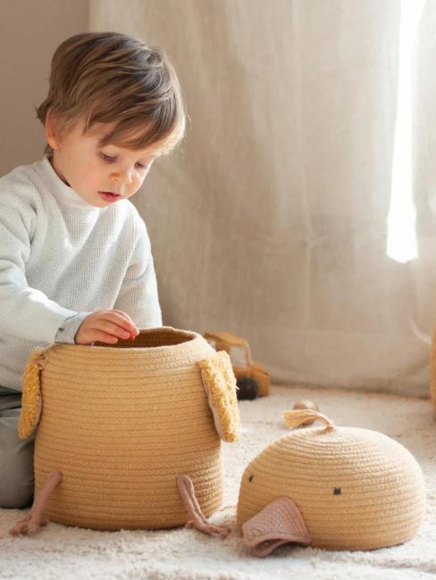 cadeau bébé 1 an, panier à linge poussin