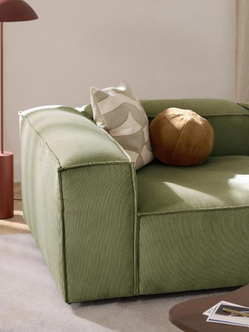 accoudoir de canapé en velours côté kaki