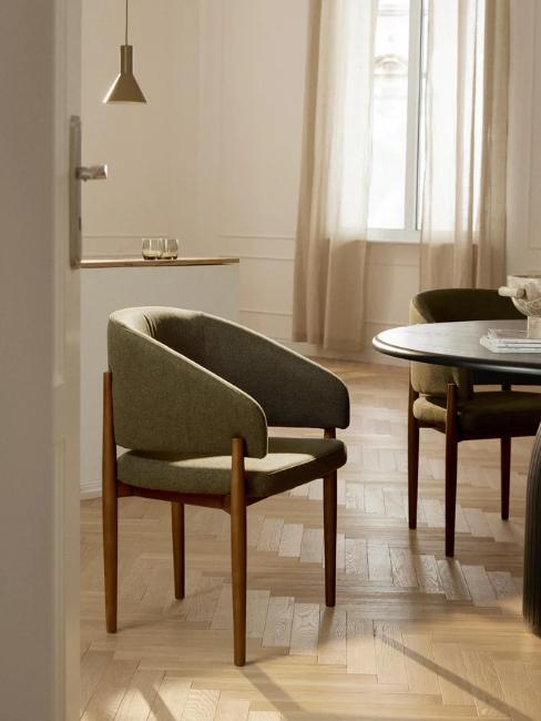 chaise design kaki et bois foncé