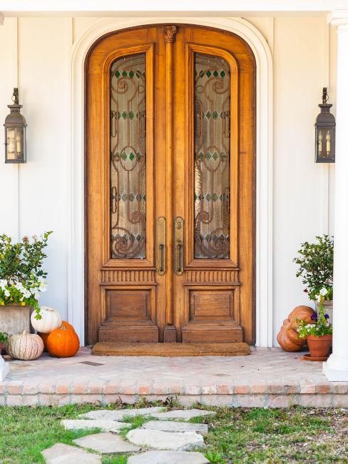 porta d'ingresso con decori