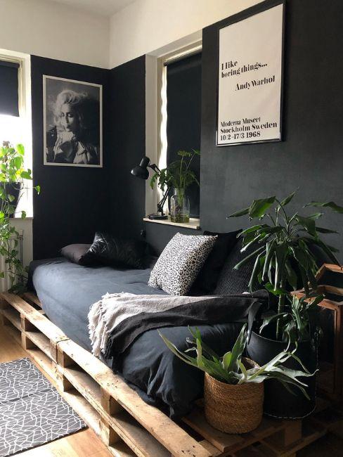 letto con pallet e mood nero