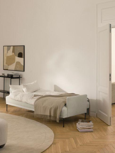 divano letto aperto in monolocale