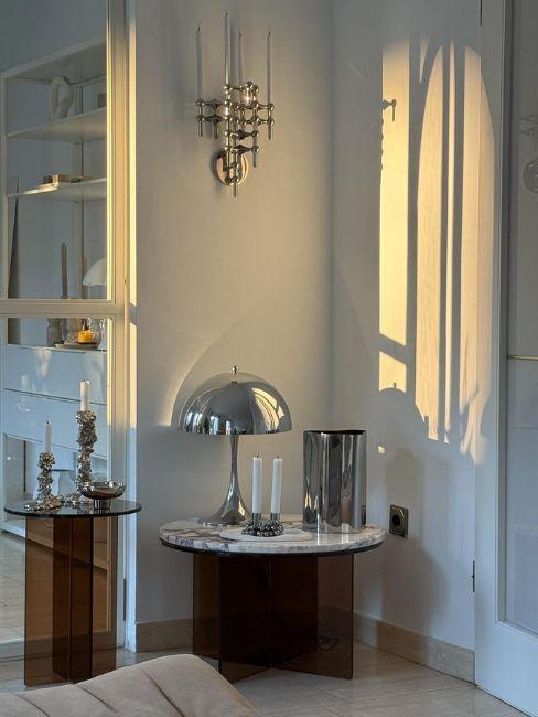 angolo in soggiorno decorato