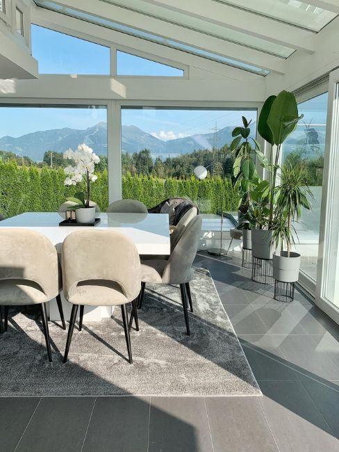 giardino d'inverno sala da pranzo con piante