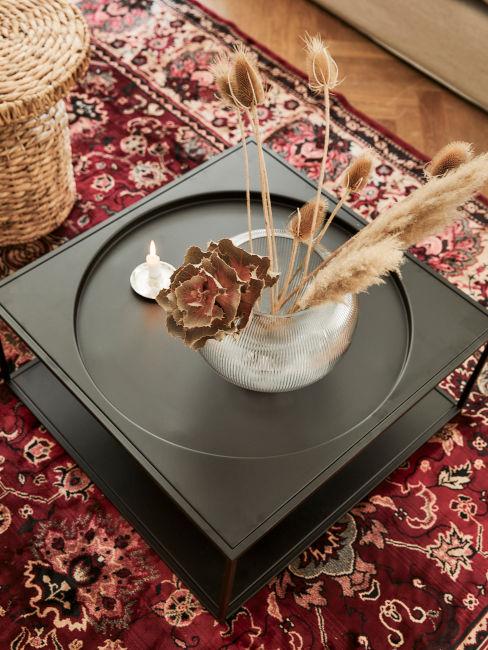 tavolino con tappeto decorazioni arabe soggiorno