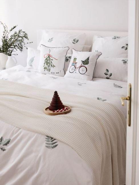 camera natalizia bianco e verde