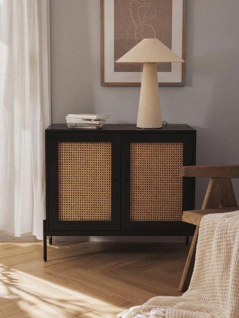 credenza in legno scuro