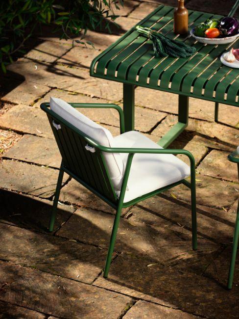 tavolo e sedie outdoor metallo colorato