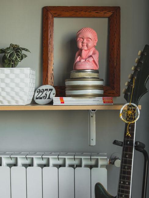 Statua di Buddha moderna rosa