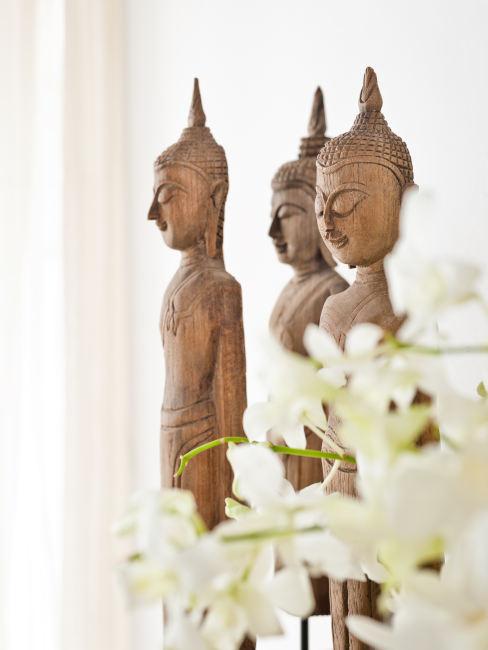 Statua di Buddha in legno