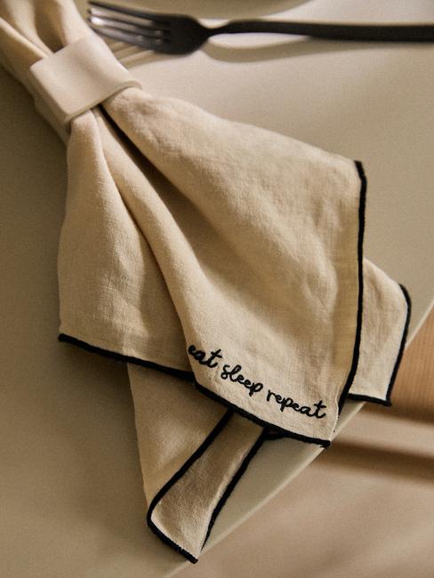 tovagliolo con ricamo