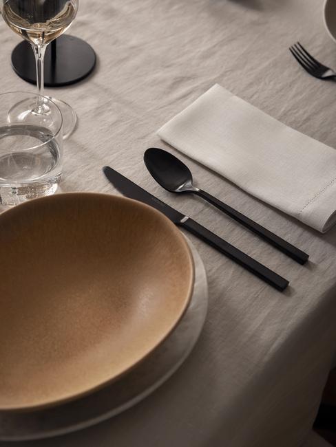 come smacchiare le tovaglie