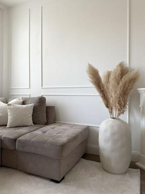 soggiorno elegante con boiserie