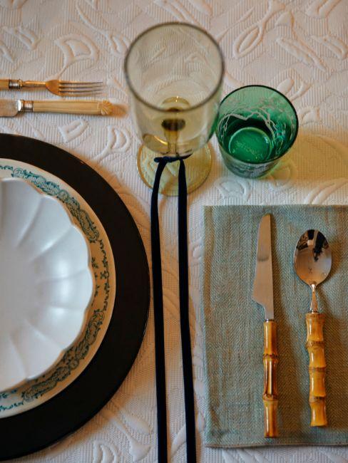 tavola per cena romantica a casa