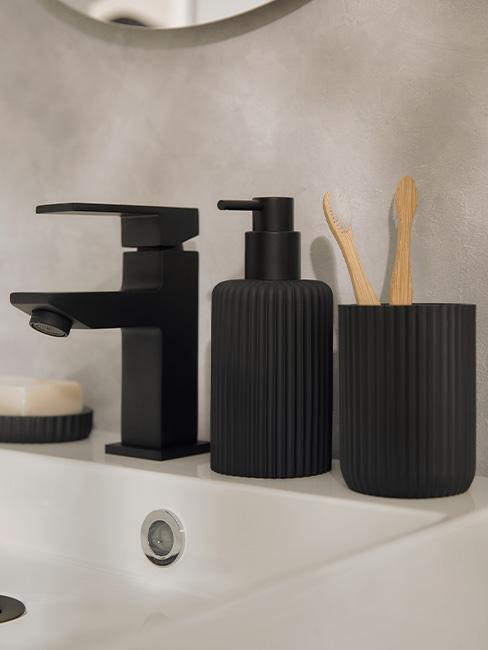 accessori bagno neri