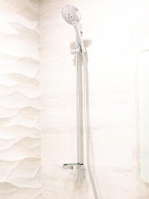 Carta da parati nella doccia