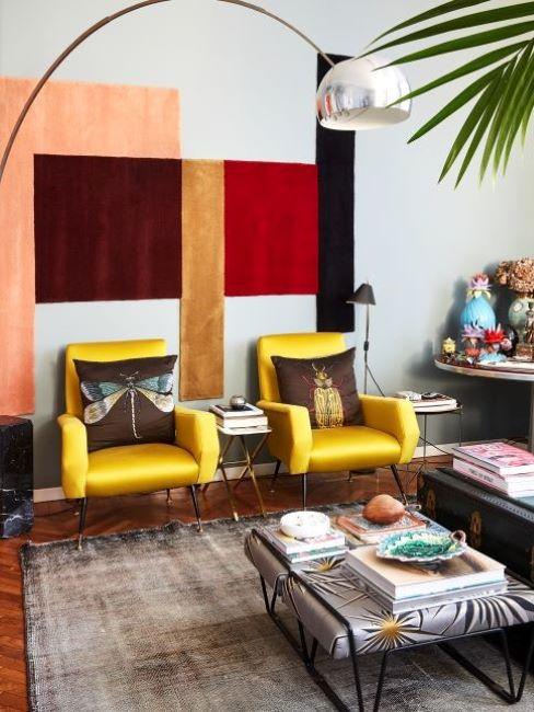 colori caldi e freddi soggiorno giallo e rosso