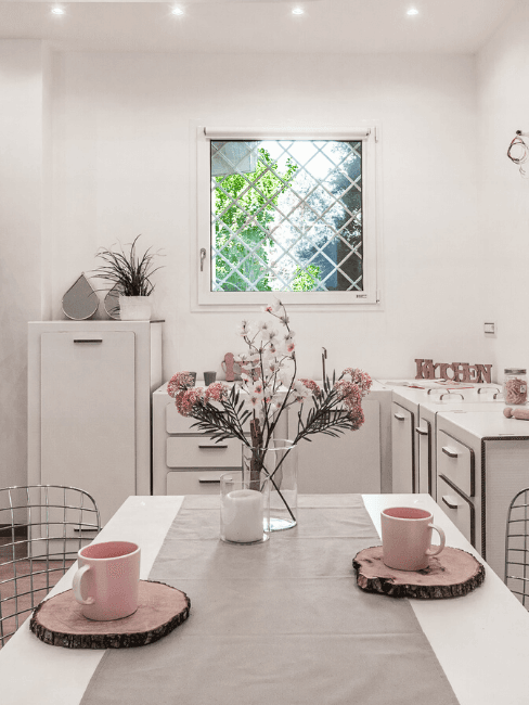 Cucina e tavolo da pranzo