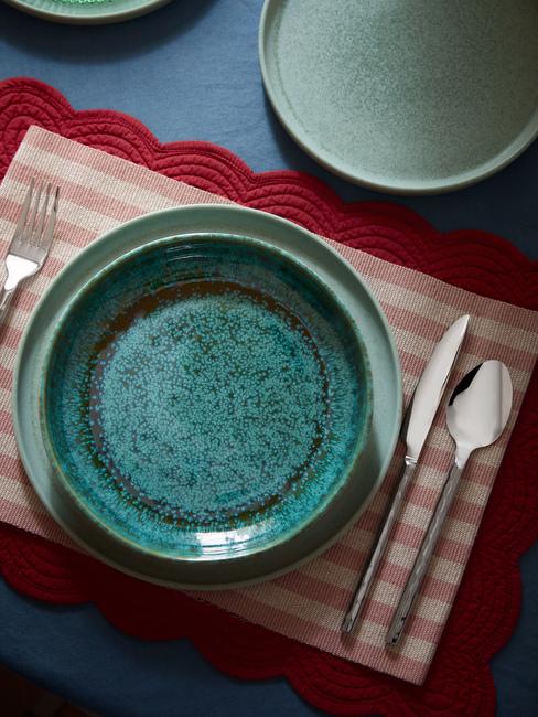 come mettere le posate a tavola