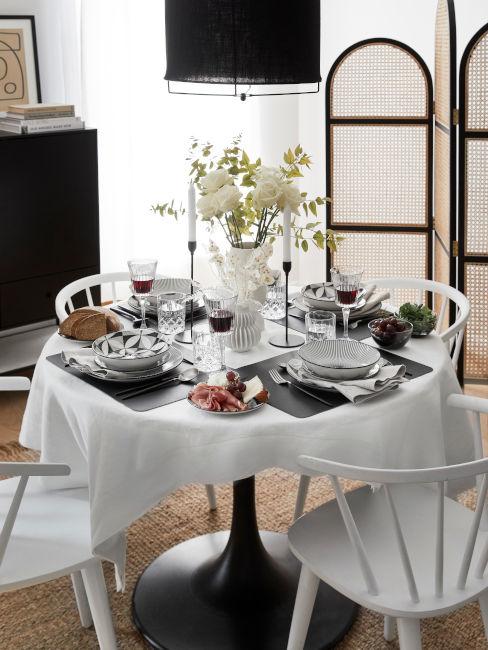 tavola da pranzo modena con vaso centrale