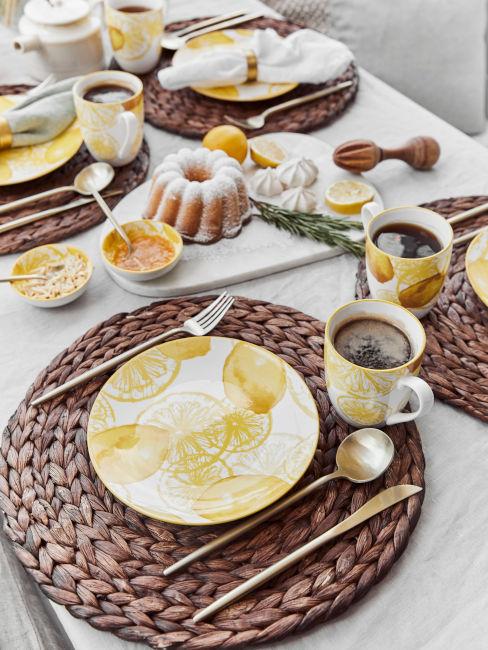 Colori Pantone 2021 tavola