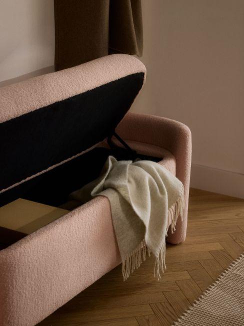 panca rosa con contenitore