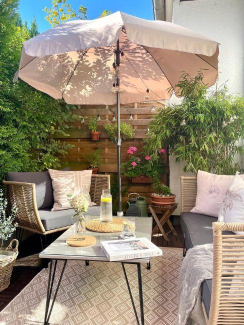 ombrellone da esterno sul balcone