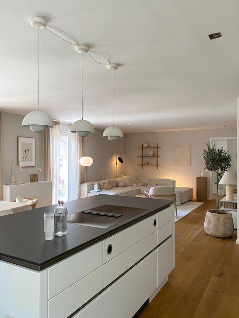 open space e cucina con isola