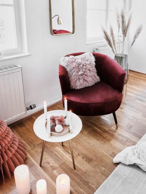 Dettaglio sedia e tavolino