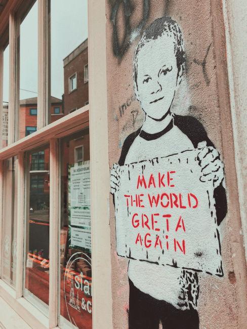 Make the world great again murale