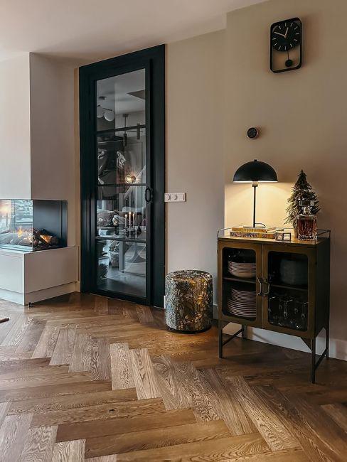 camino in soggiorno moderno