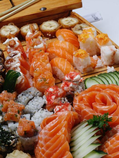 menu giapponese con sushi