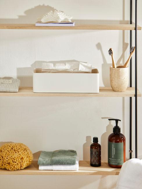 scaffali bagno con accessori bagno