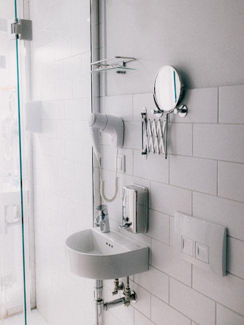 Piccolo bagno di servizio