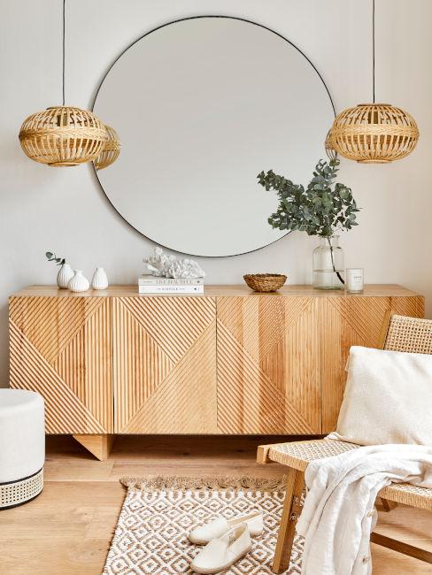 credenza bassa in legno con specchio rotondo